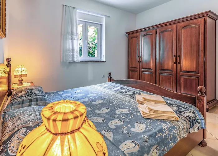 2 Bedroom Cozy In * Medulin